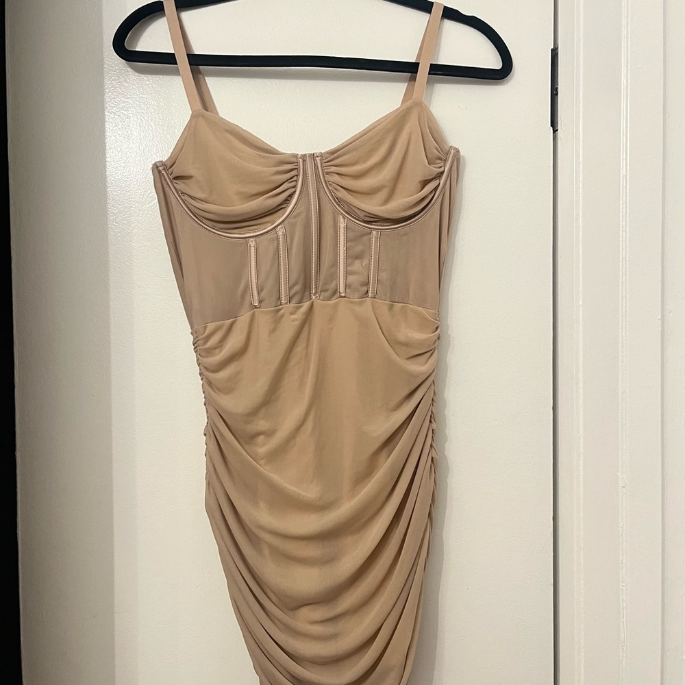 Chic Strapless Tan Dress